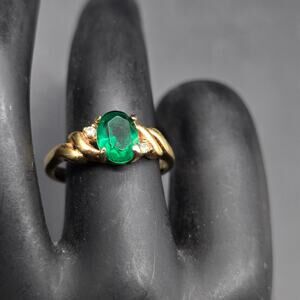 DAC Green Glass Rhinestone Ring Gold Tone Size 7 Costume Jewelry